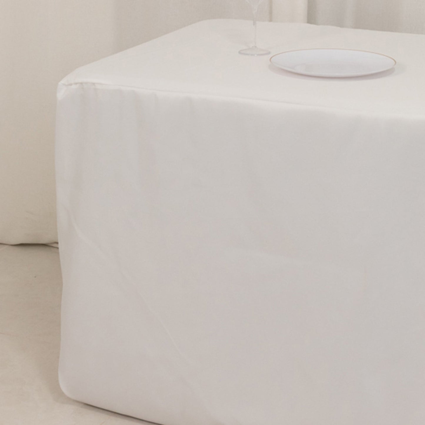 Fire Retardant Premium Polyester 8ft Rectangular Tablecloth White Fitted High-Performance Table Cover for Large Gatherings